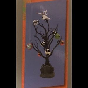 NIGHTMARE BEFORE CHRISTMAS LIGHT UP TREE